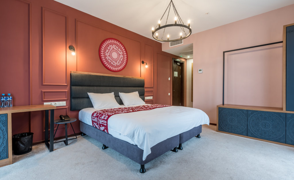 Тбилиси: Brooch Boutique Hotel