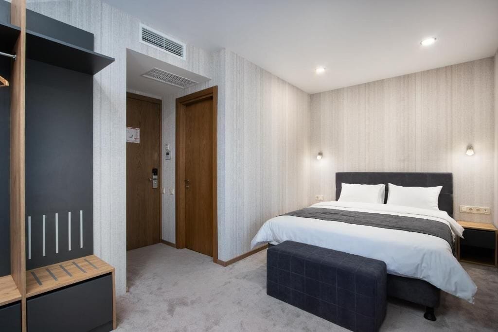 Тбилиси: Brooch Boutique Hotel