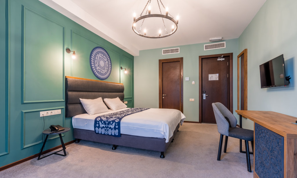 Тбилиси: Brooch Boutique Hotel