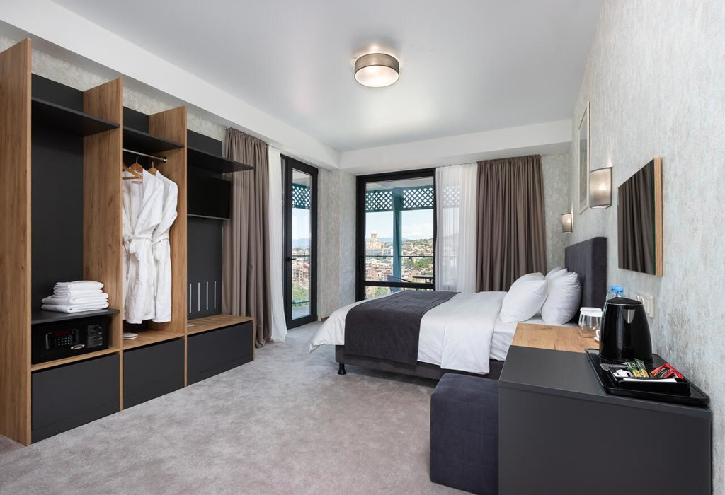 Тбилиси: Brooch Boutique Hotel