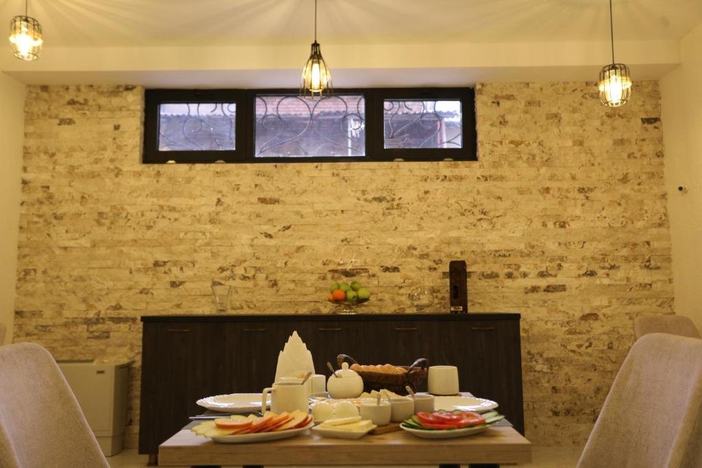 Кутаиси: Hotel Rustaveli