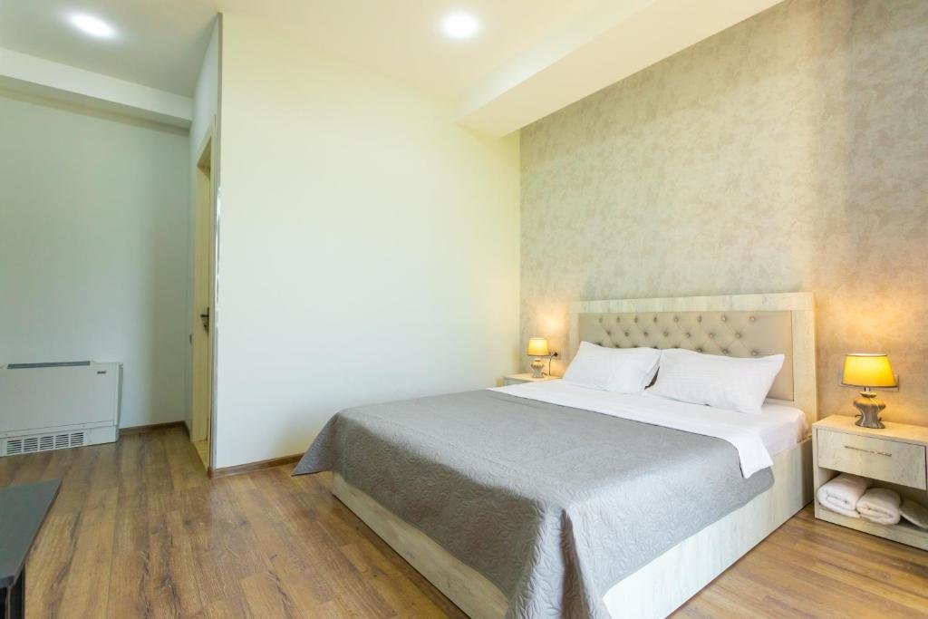 Кутаиси: Hotel Rustaveli