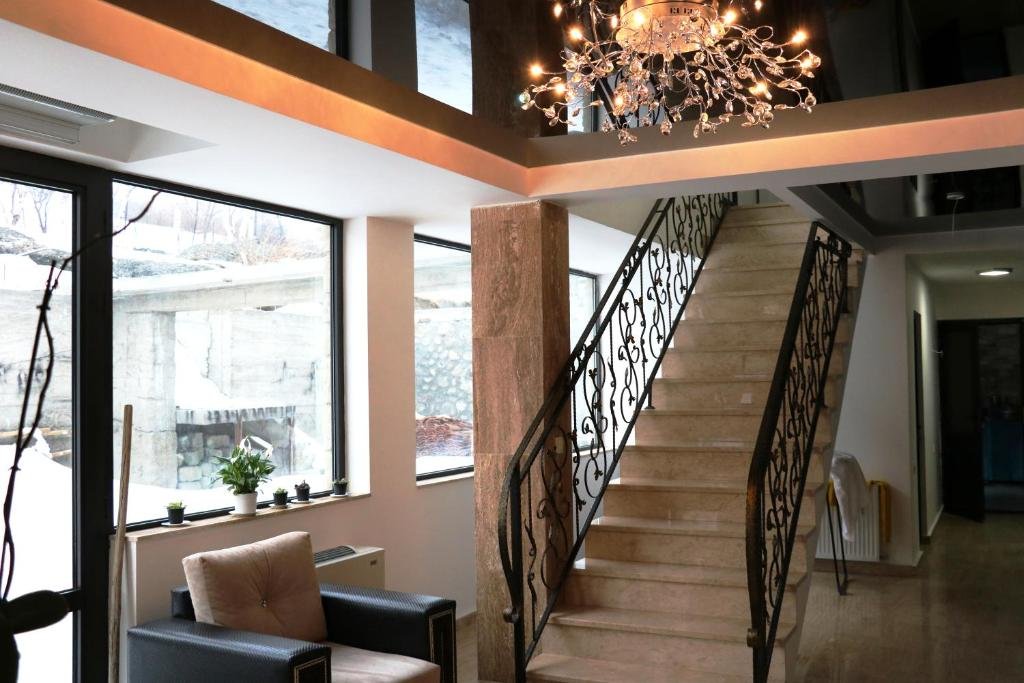 Степанцминда: Ketino's Home