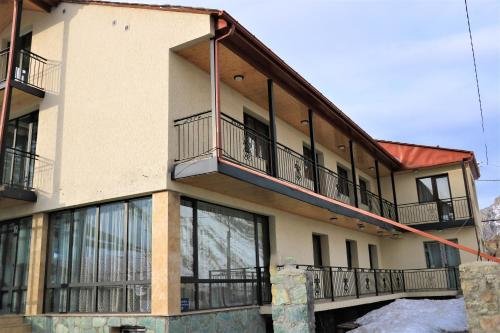Степанцминда: Ketino's Home