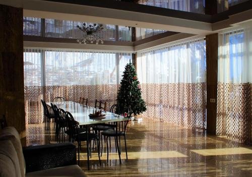 Степанцминда: Ketino's Home