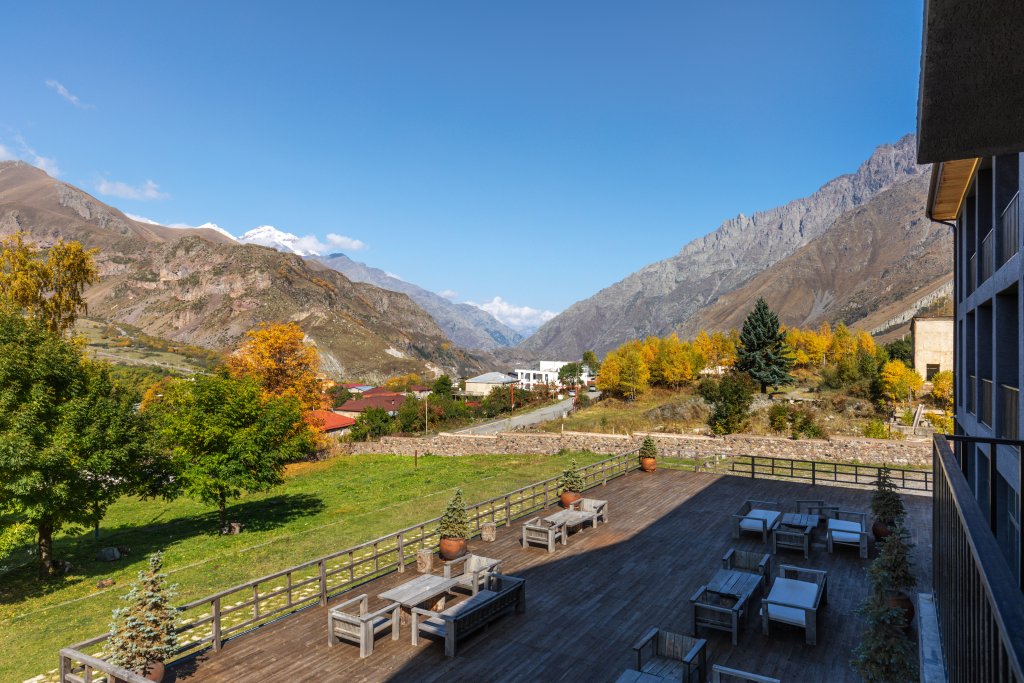 Степанцминда: Intourist Kazbegi