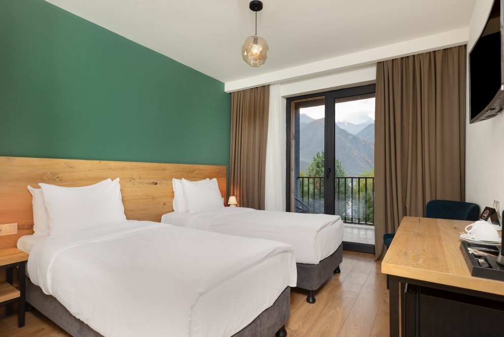 Степанцминда: Intourist Kazbegi