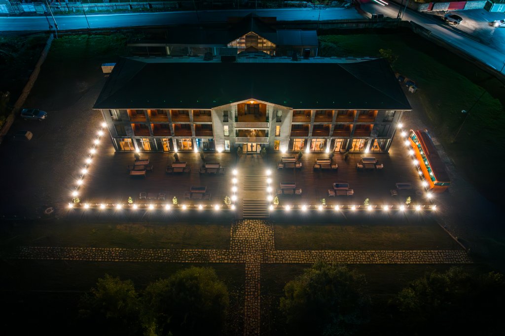 Степанцминда: Intourist Kazbegi