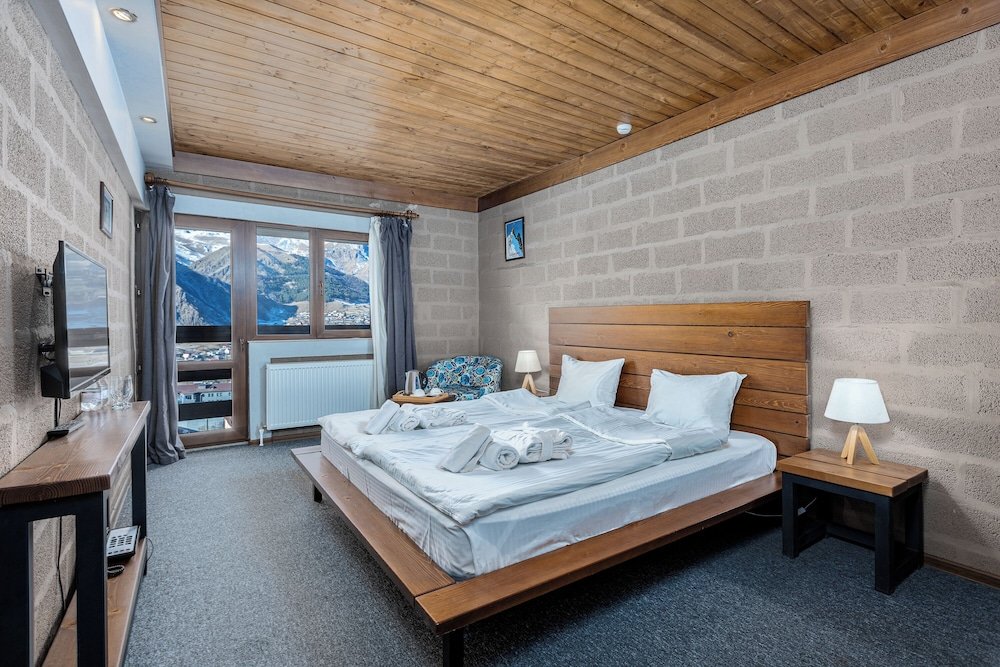 Степанцминда: Alpine Lounge Kazbegi