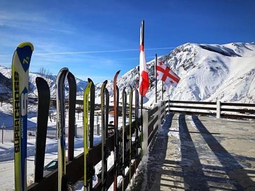 Степанцминда: Alpine Lounge Kazbegi