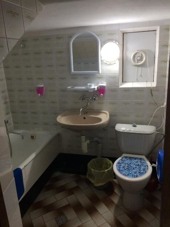 Батуми: A Cosy House