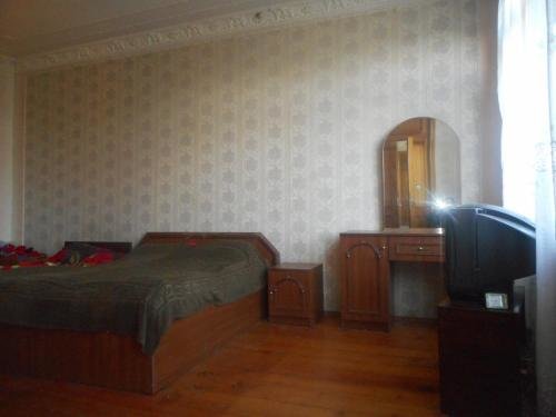 Анаклия: Iuza House