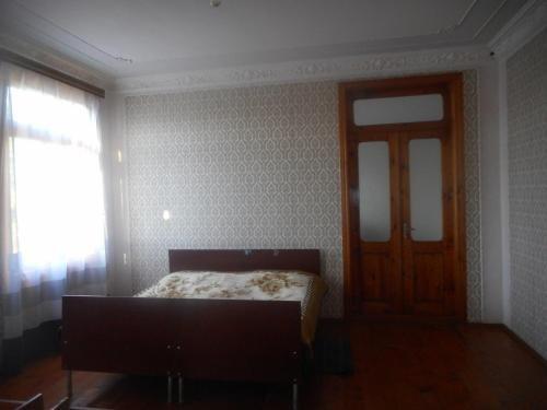 Анаклия: Iuza House