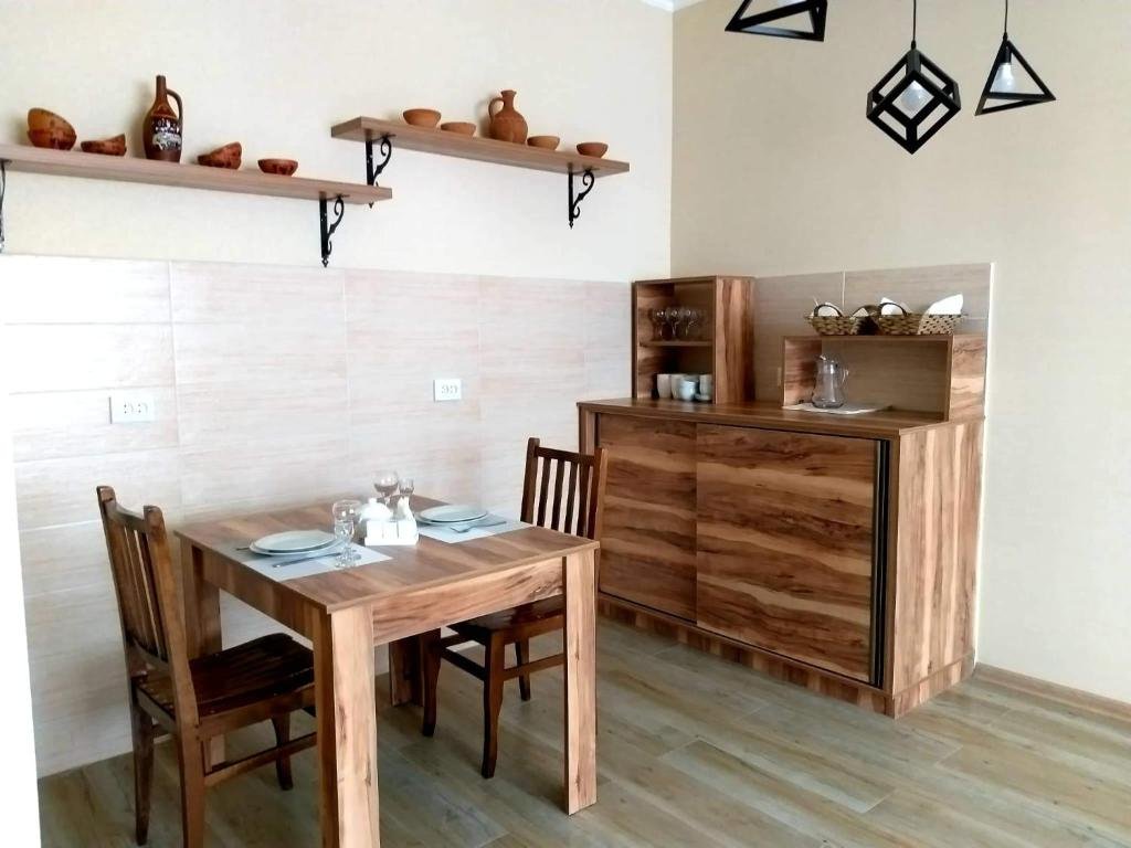 Степанцминда: Baqari Inn