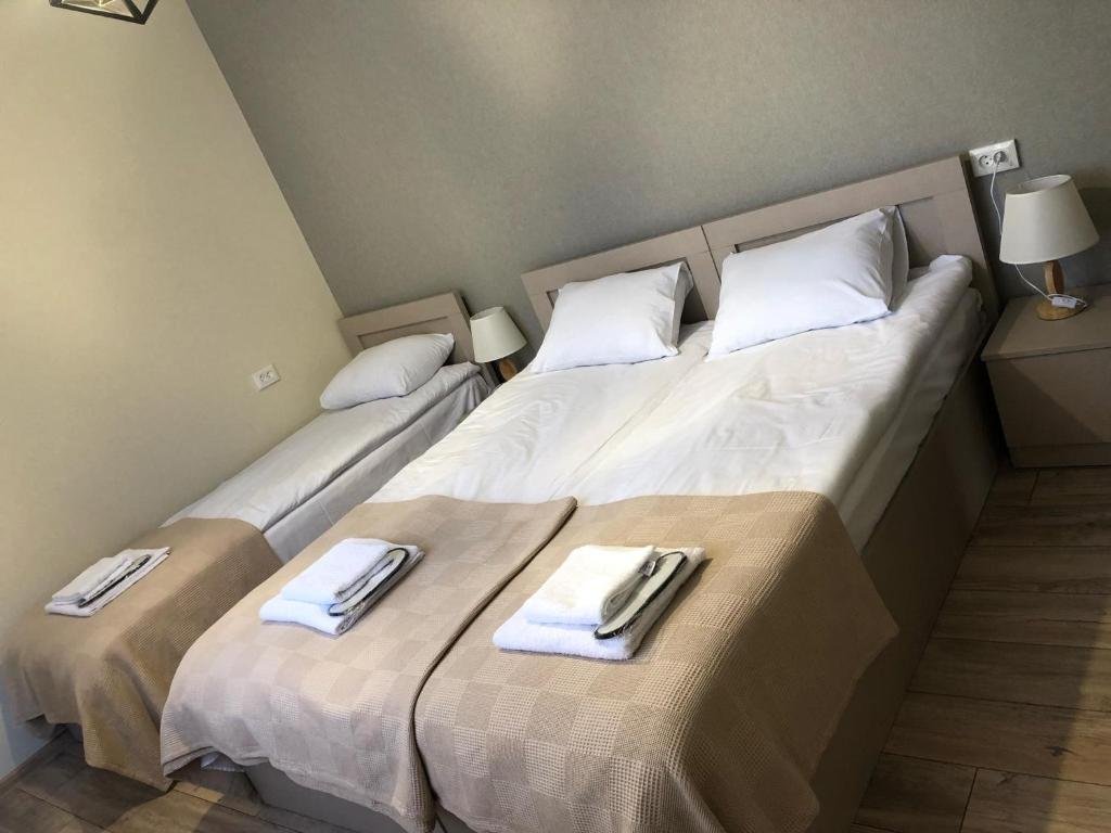 Степанцминда: Baqari Inn