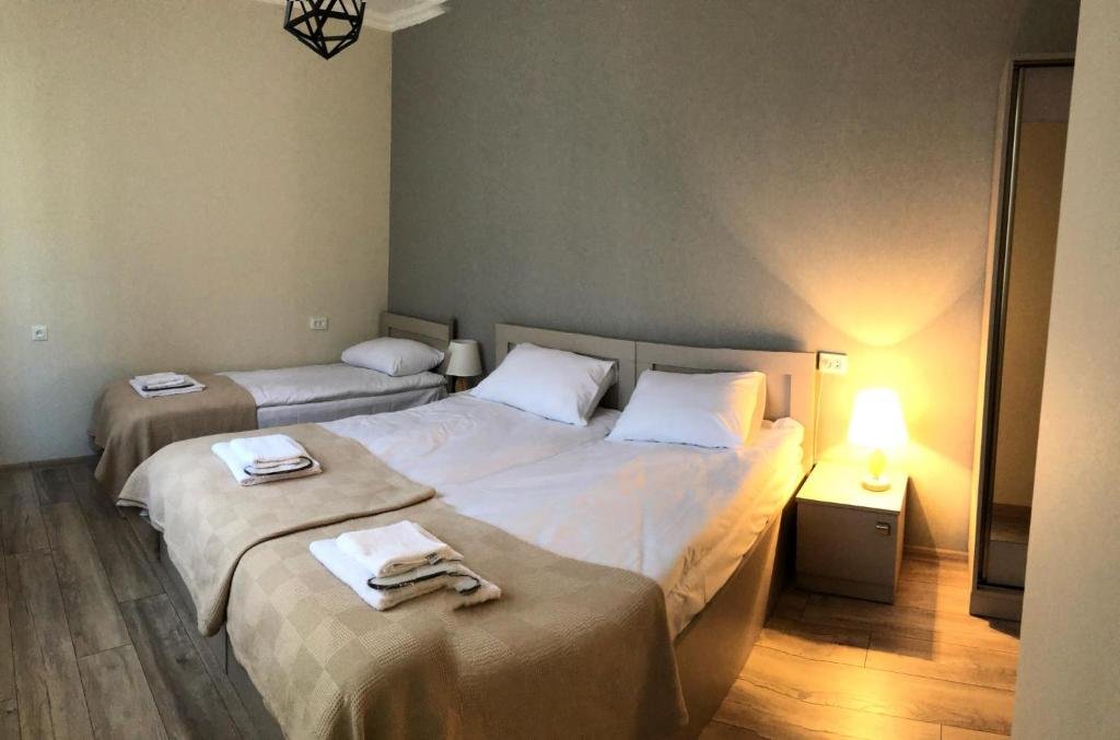 Степанцминда: Baqari Inn