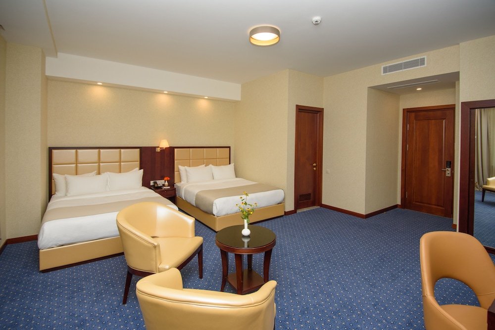 Тбилиси: KMM Hotel