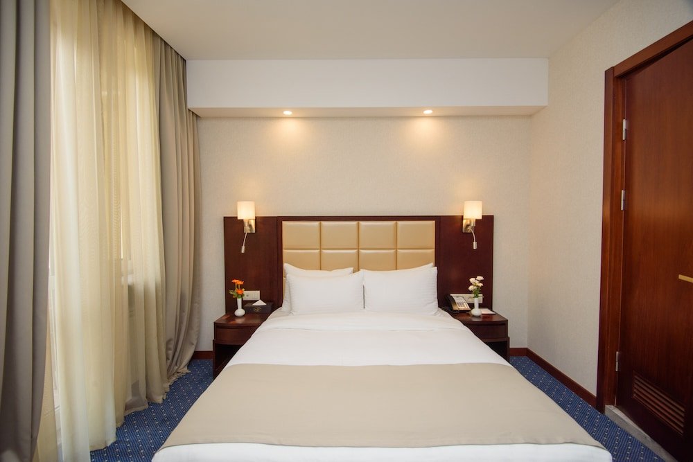 Тбилиси: KMM Hotel