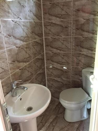 Вардзиа: Guest House Geno