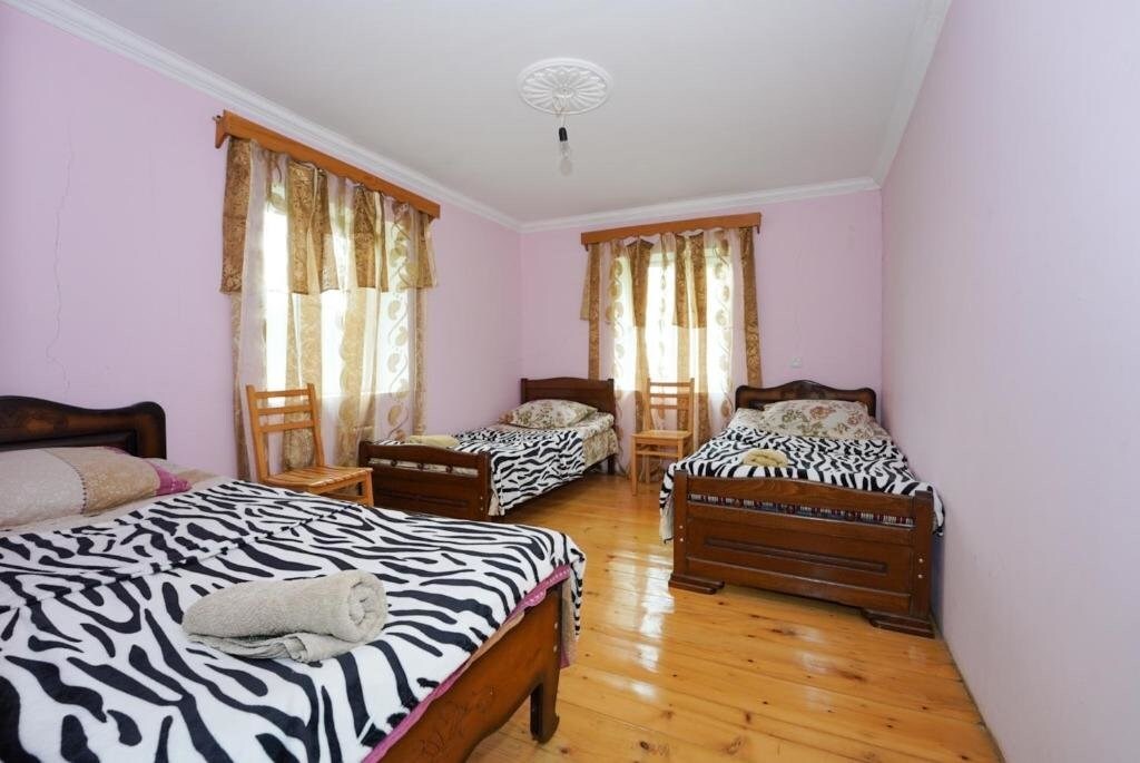 Ушгули: Guesthouse Nora