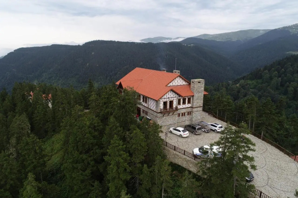 Дамли: Foleya Mountain Resort
