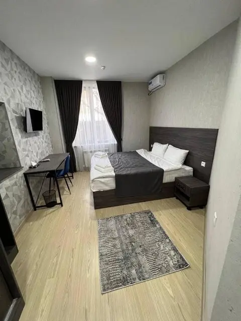 Ташкент: Haziniy Hotel