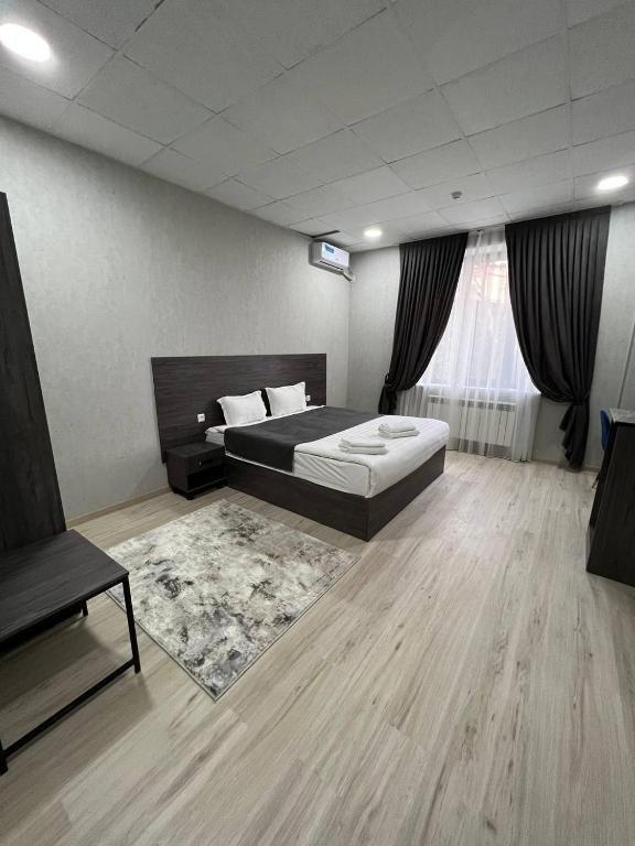 Ташкент: Haziniy Hotel