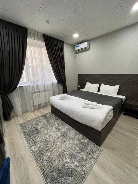 Ташкент: Haziniy Hotel
