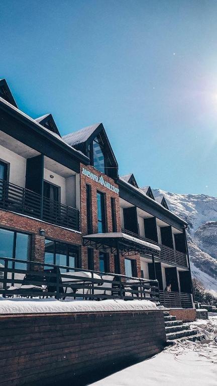 Hilltop Kazbegi — фото 2