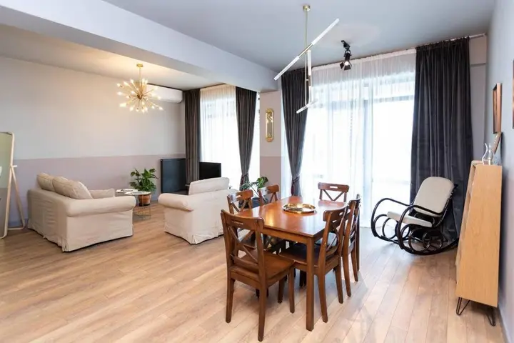 Тбилиси: Wehost Apartment pool & gym