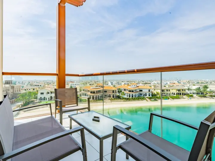 Дубай: Apartments Minimalistic Studio in Palm Views | Palm Jumeirah