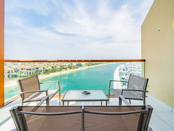 Дубай: Apartments Minimalistic Studio in Palm Views | Palm Jumeirah