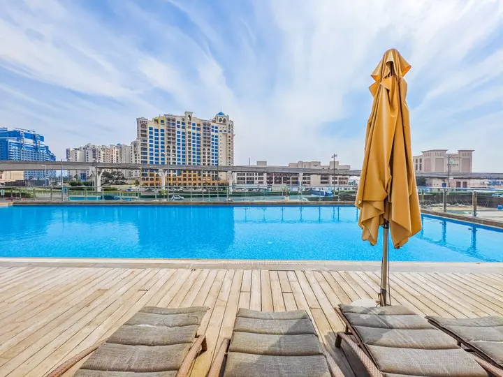 Дубай: Apartments Minimalistic Studio in Palm Views | Palm Jumeirah