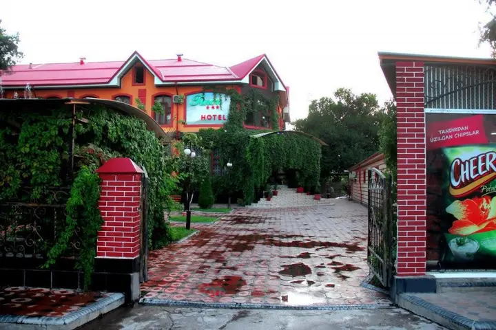 Денау: Turon Hotel