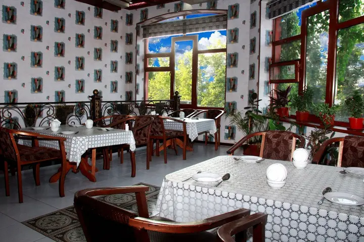 Денау: Turon Hotel