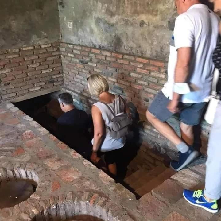 Кварели: Cottage and Gigo Papa's Wine Cellar