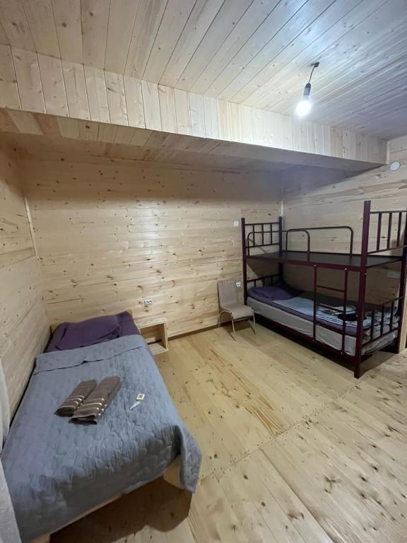 Халде: guest house caucasioni