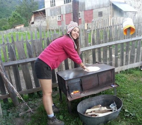 Местиа: Guest House in Zhabeshi Lali