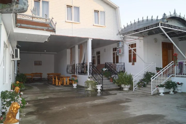 Алахадзи: U Aleny Guesthouse