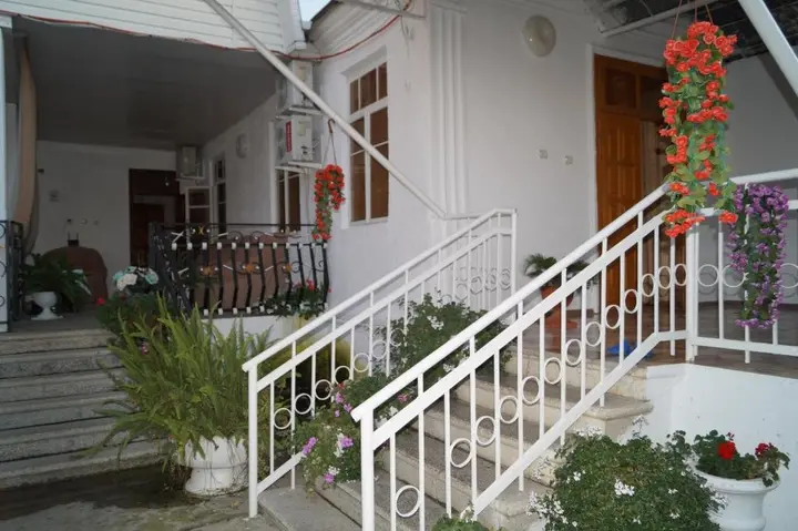 Алахадзи: U Aleny Guesthouse