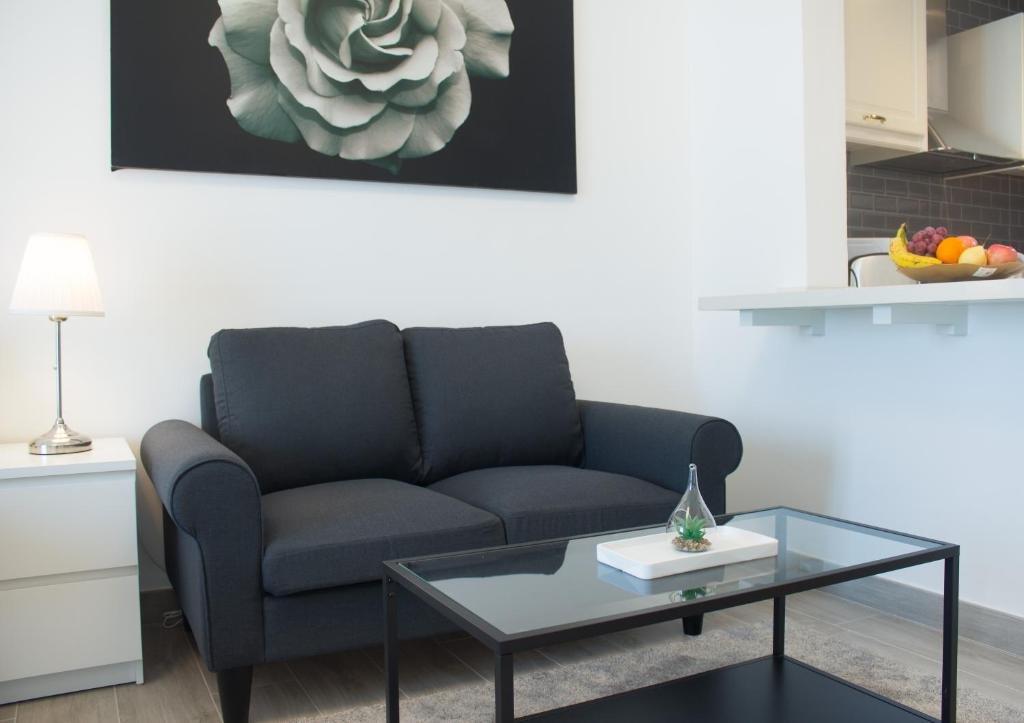 Дубай: Luxe Studio Near Discovery Gardens Metro Station