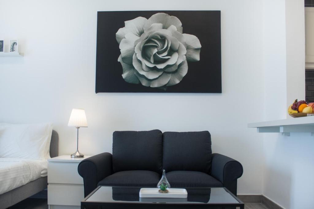 Дубай: Luxe Studio Near Discovery Gardens Metro Station