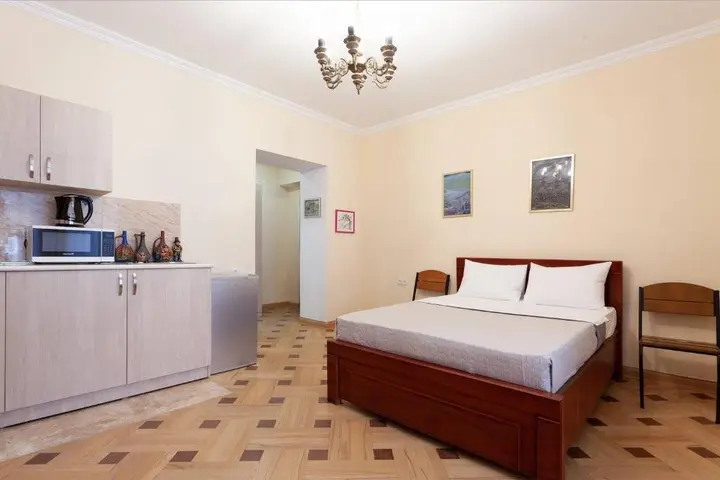 Тбилиси: ?Comfortable Studio near Wine Factory/Rooms hotel?