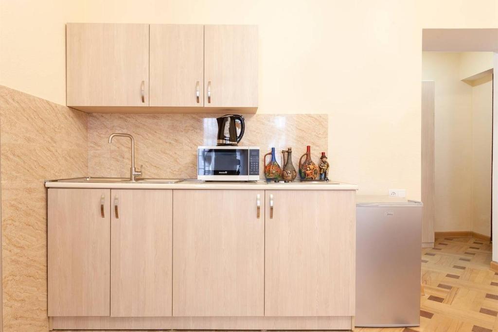 Тбилиси: ?Comfortable Studio near Wine Factory/Rooms hotel?