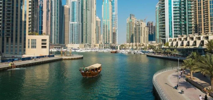 Дубай: ENJOY-METRO Al-barsha