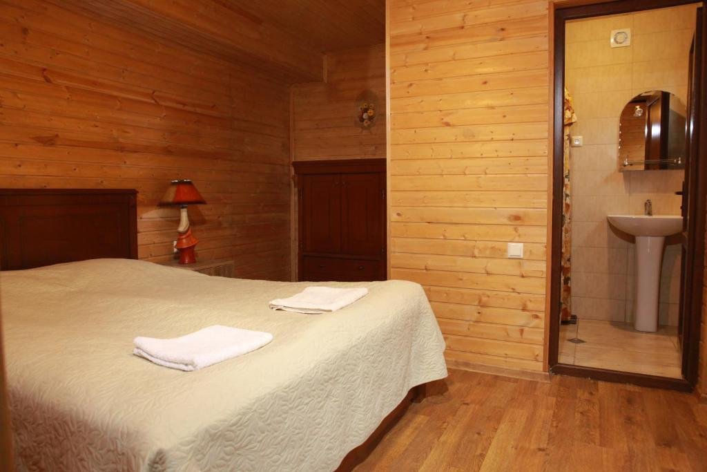 Местиа: Cottage Woodside