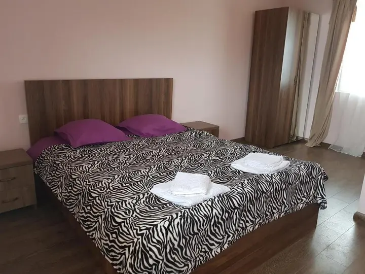 Местиа: Guest House Khergiani