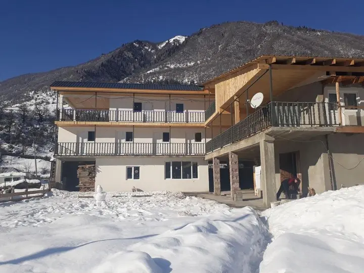Местиа: Guest House Khergiani