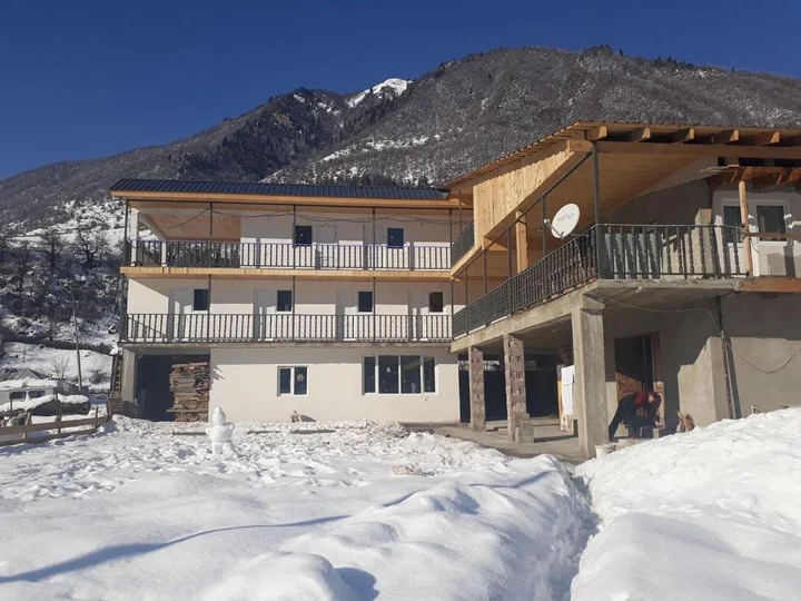 Местиа: Guest House Khergiani