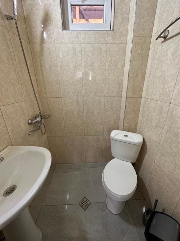 Амбролаури: Guesthouse Space